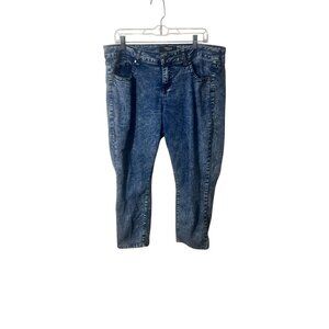 Torrid Womens Denim Distressed Blue Wash Cropped Jeans Size 16R
